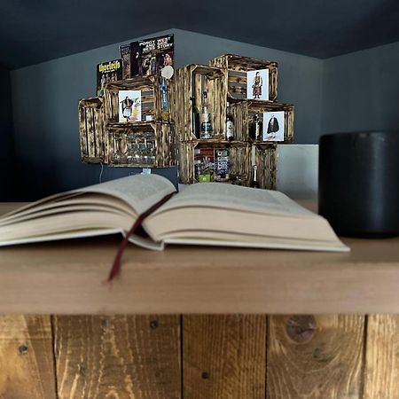 Hostel Prishtina Backpackers Prishtine Bagian luar foto