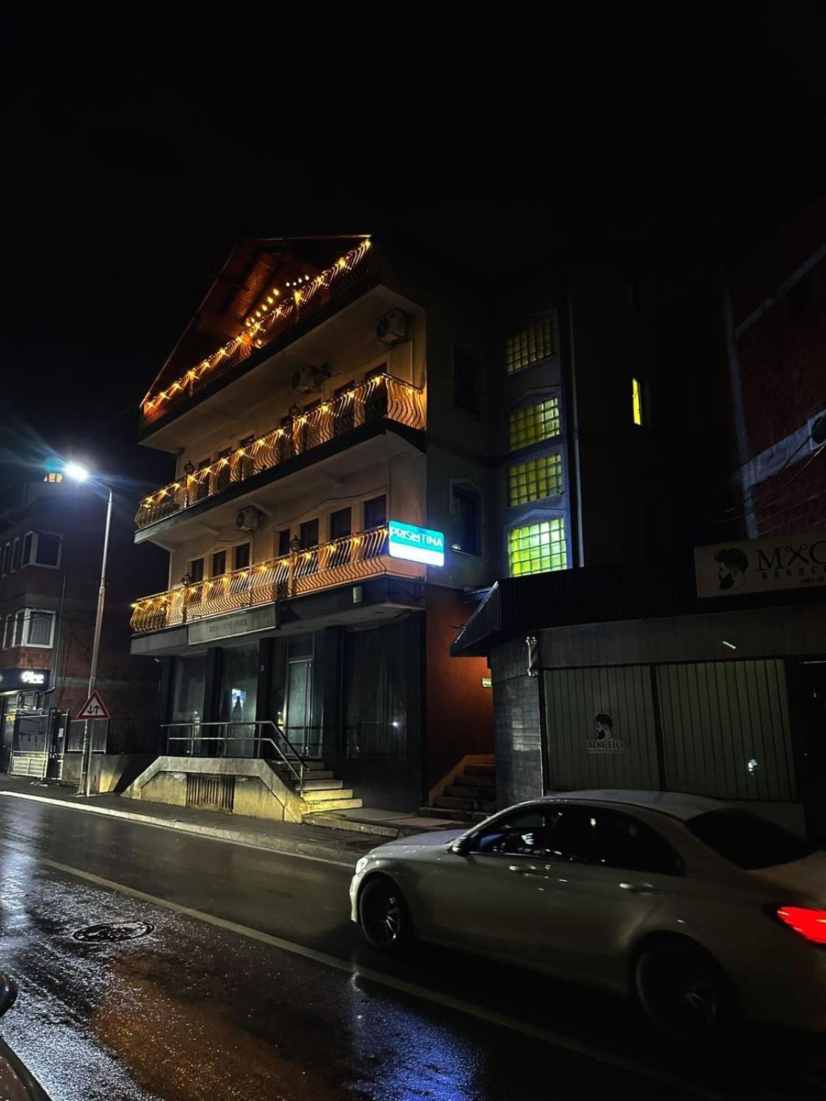 Hostel Prishtina Backpackers Prishtine Bagian luar foto